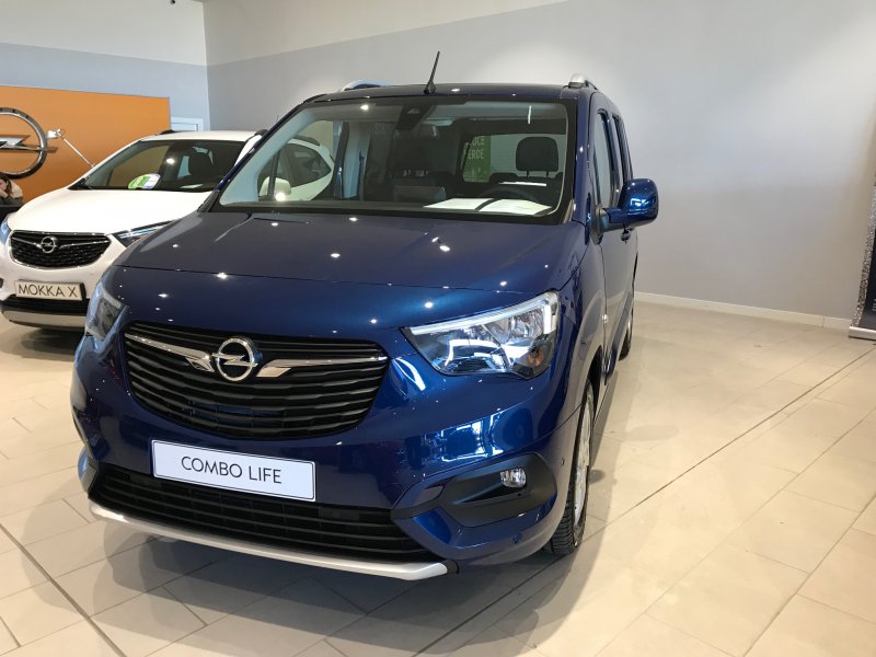 Opel Combo Life 1.5 TD 96kW (130CV) S/S L Innovation Opel Combo Life 1.5 TD 96kW (130CV) S/S L Innovation