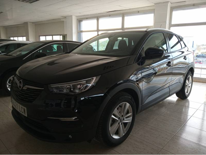 Opel Grandland X 1.2 Turbo Selective Opel Grandland X 1.2 Turbo Selective