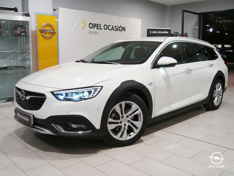 Opel Insignia CT 2.0 CDTi Turbo D 4x4 Country Tourer Opel Insignia CT 2.0 CDTi Turbo D 4x4 Country Tourer