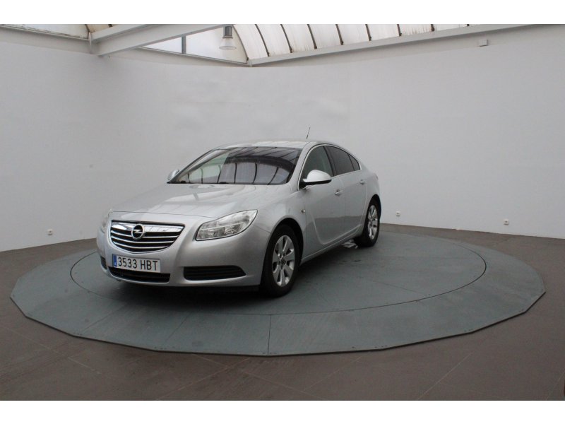 Opel Insignia 2.0 CDTI 130 CV Essentia Opel Insignia 2.0 CDTI 130 CV Essentia