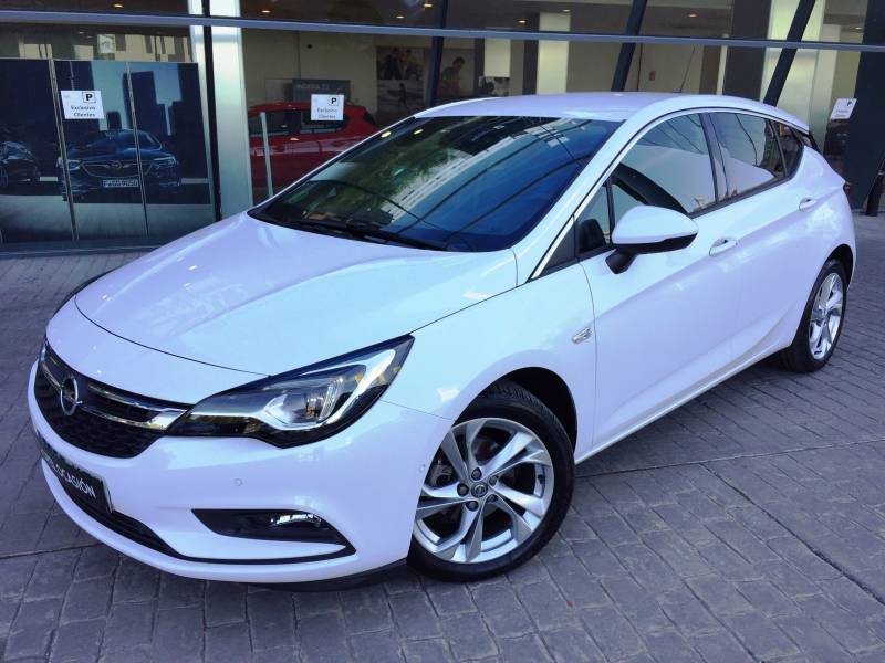 Opel Astra 1.6 CDTi 110 CV Dynamic Opel Astra 1.6 CDTi 110 CV Dynamic