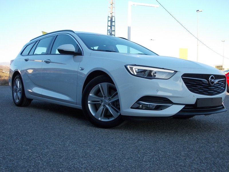 Opel Insignia ST 1.6 CDTi 100kW ecoTEC D Selective Opel Insignia ST 1.6 CDTi 100kW ecoTEC D Selective