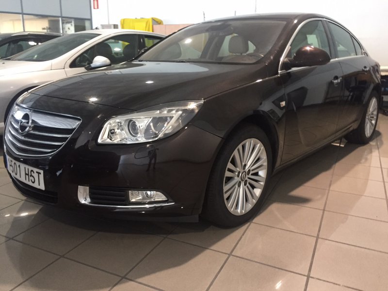 Opel Insignia 2.0 CDTI Start & Stop 130 CV Excellence Opel Insignia 2.0 CDTI Start & Stop 130 CV Excellence