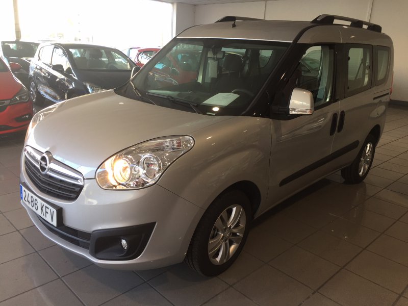 Opel Combo 1.3 CDTI 90 CV L1 H1 EU5 Tour Expression Opel Combo 1.3 CDTI 90 CV L1 H1 EU5 Tour Expression
