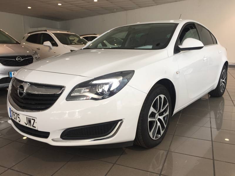 Opel Insignia 1.6 CDTI 136 CV Auto Selective Opel Insignia 1.6 CDTI 136 CV Auto Selective