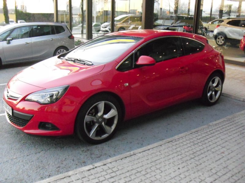 Opel Astra GTC 1.4 Turbo 140 cv Sportive Opel Astra GTC 1.4 Turbo 140 cv Sportive