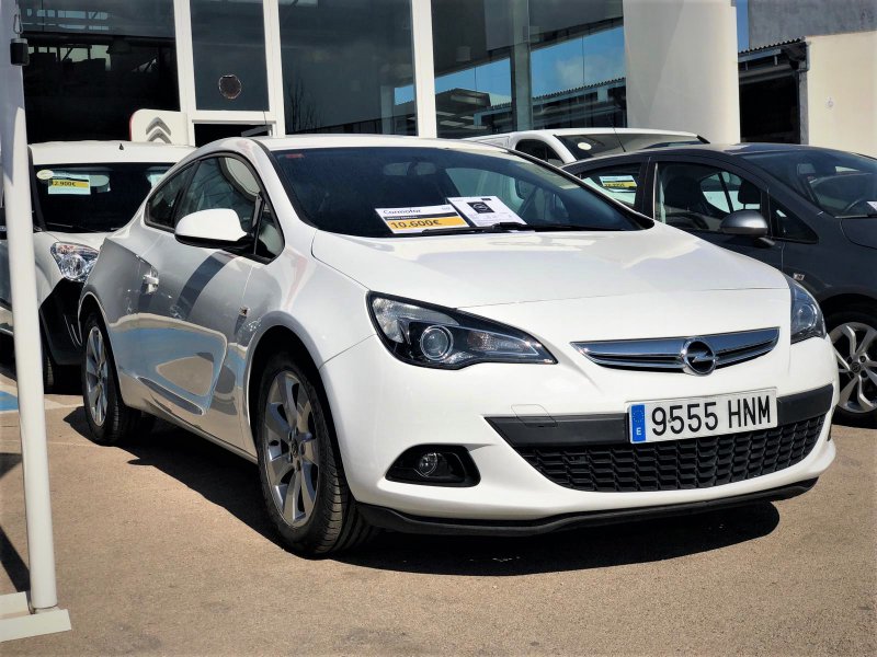 Opel Astra 1.4 Turbo S/S GTC Selective Opel Astra 1.4 Turbo S/S GTC Selective