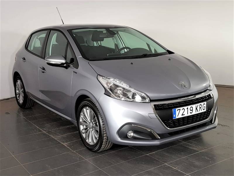Peugeot 208 5P 1.2L PureTech 60KW (82CV) Signature Peugeot 208 5P 1.2L PureTech 60KW (82CV) Signature