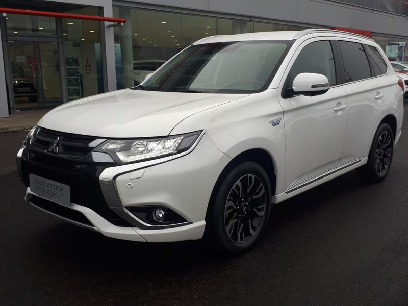 Mitsubishi Outlander 2.0 PHEV Auto 4WD Kaiteki Mitsubishi Outlander 2.0 PHEV Auto 4WD Kaiteki