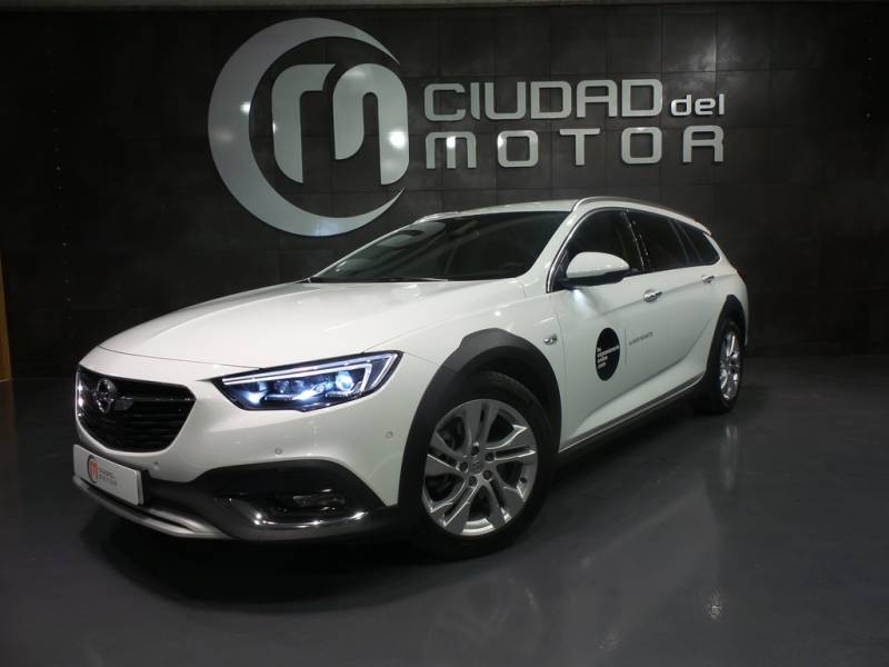 Opel Insignia CT 2.0 CDTi Biturbo 4x4 Country To. Auto Country Tourer Opel Insignia CT 2.0 CDTi Biturbo 4x4 Country To. Auto Country Tourer