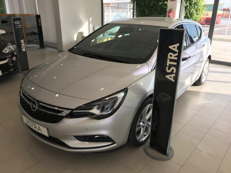 Opel Astra 1.6 CDTi 81kW (110CV) Dynamic Opel Astra 1.6 CDTi 81kW (110CV) Dynamic