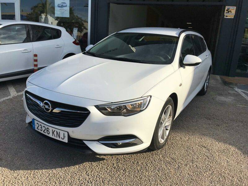 Opel Insignia 1.6 CDTi 100kW ecoTEC D Selective Opel Insignia 1.6 CDTi 100kW ecoTEC D Selective