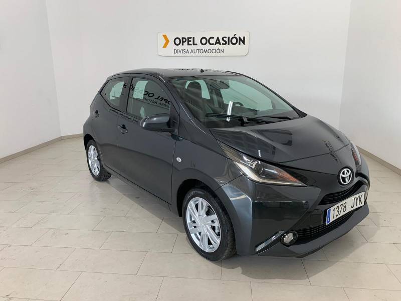 Toyota Aygo 1.0 70 x-play Toyota Aygo 1.0 70 x-play