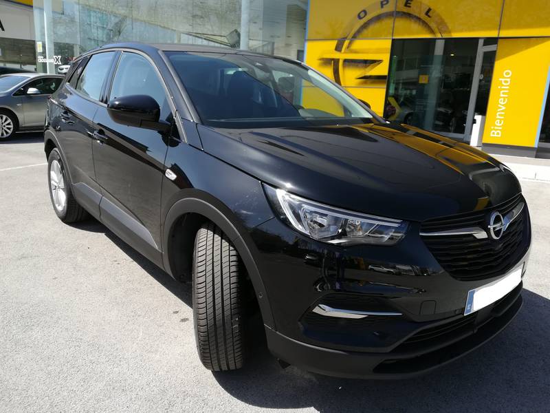 Opel Grandland X 1.2 Turbo Selective Opel Grandland X 1.2 Turbo Selective