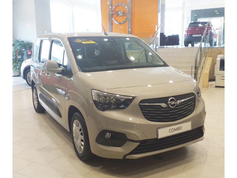 Opel Combo Life 1.5 TD 75kW (100CV) S/S L Selective Opel Combo Life 1.5 TD 75kW (100CV) S/S L Selective