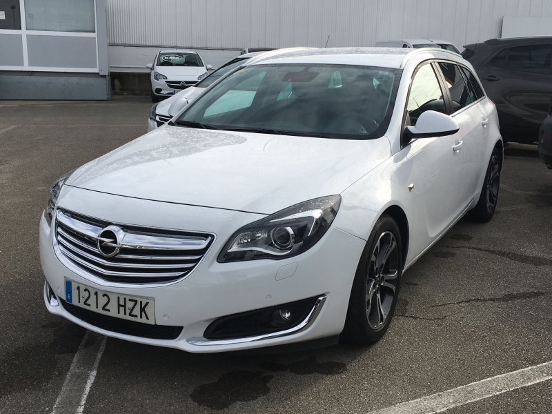 Opel Insignia ST 2.0 CDTI ecoFLEX S&S 163 CV Sportive Opel Insignia ST 2.0 CDTI ecoFLEX S&S 163 CV Sportive