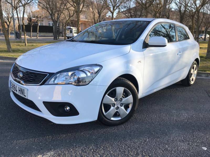KIA pro_cee'd 1.6 CRDi 90cv Concept KIA pro_cee'd 1.6 CRDi 90cv Concept