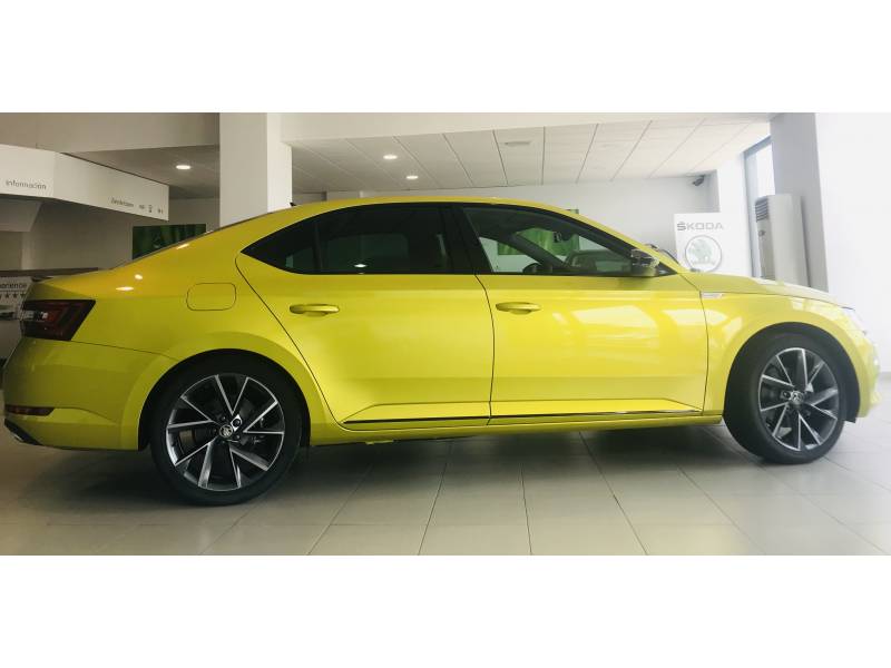 Skoda SuperB 2.0 TDI 110kW (150CV) DSG Sportline Plus Skoda SuperB 2.0 TDI 110kW (150CV) DSG Sportline Plus