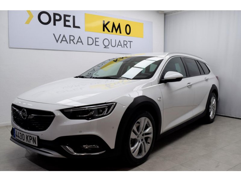 Opel Insignia CT 2.0 CDTi Turbo D 4x4 170CV Country Tourer Opel Insignia CT 2.0 CDTi Turbo D 4x4 170CV Country Tourer