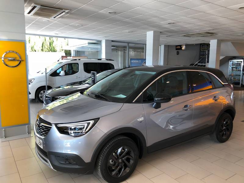 Opel Crossland X 1.2 60kW (110cv) Design Line 120 Anivers. Design Line 120 Aniversario Opel Crossland X 1.2 60kW (110cv) Design Line 120 Anivers. Design Line 120 Aniversario